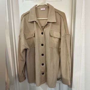Pink Lily XL tan beige shacket button up detail flap pockets good condition